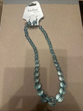 Vintage Fashion Jewelry Aqua Blue Graduated Bead Necklace with Matching Earrings